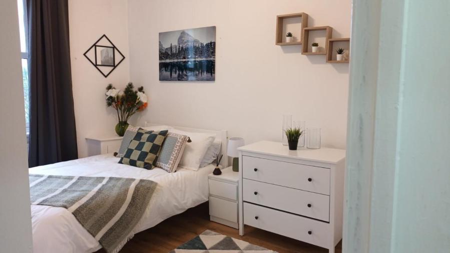 Appartamento F2 2 Bed Flat In Hammersmith Opposite Olympia - Sleeps 5 People Londra