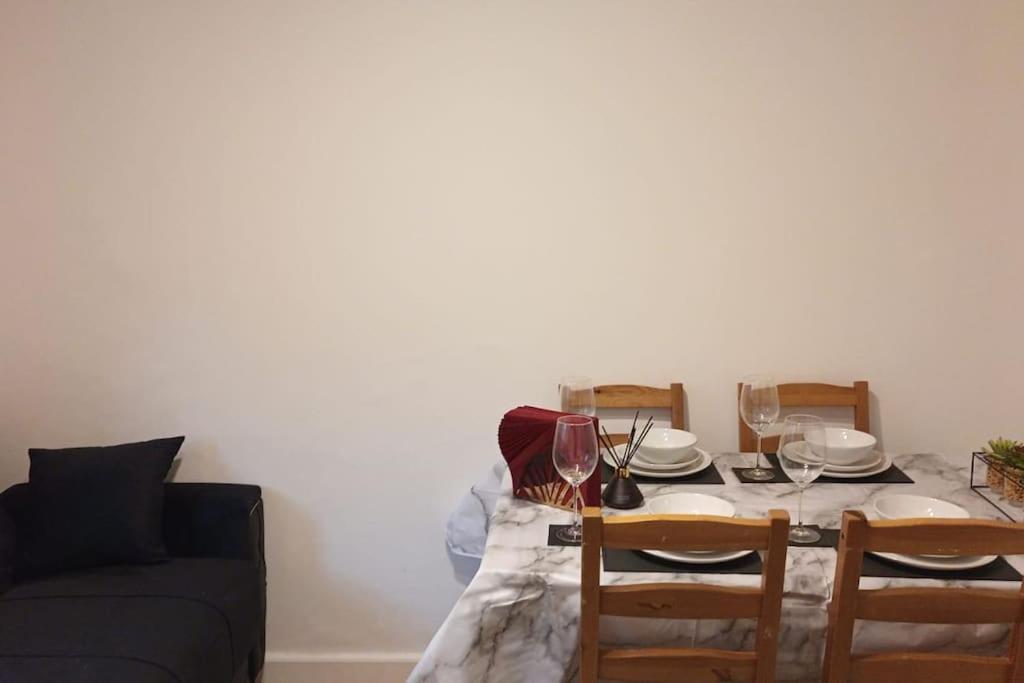 Appartamento F2 2 Bed Flat In Hammersmith Opposite Olympia - Sleeps 5 People *