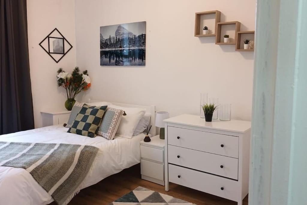 F2 2 Bed Flat In Hammersmith Opposite Olympia - Sleeps 5 People Appartamento